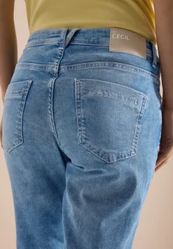 7/8 Slim Leg jeans in casual fit