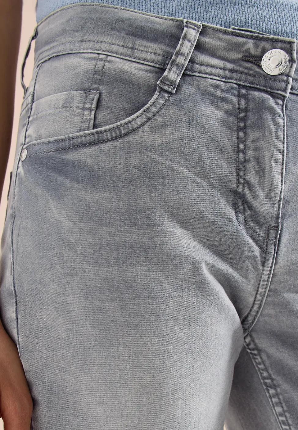 3/4 Slim Leg jeans in casual fit