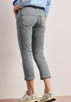 7/8 Slim Leg jeans in casual fit