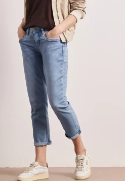 7/8 Slim Leg jeans in casual fit