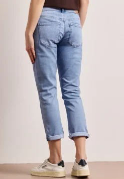 7/8 Slim Leg jeans in casual fit