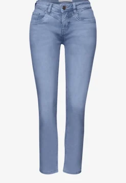7/8 Slim Leg jeans in casual fit