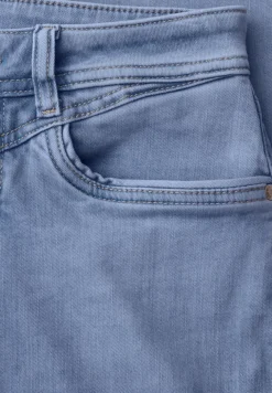 7/8 Slim Leg jeans in casual fit
