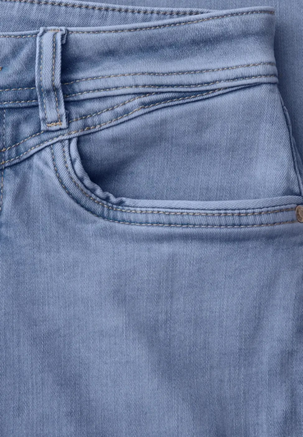 7/8 Slim Leg jeans in casual fit