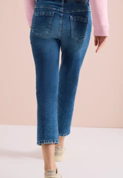 3/4 Slim Leg jeans in Slim Fit