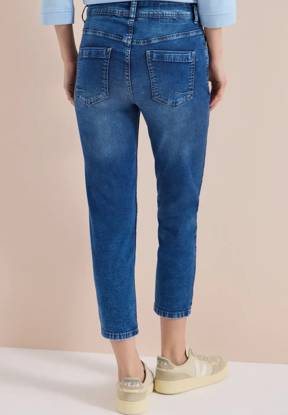 3/4 Slim Leg jeans in Slim Fit