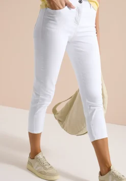 3/4 Slim Leg jeans in Slim Fit