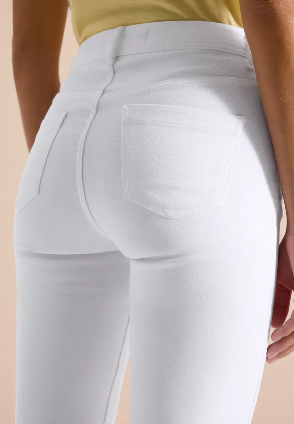 3/4 Slim Leg jeans in Slim Fit
