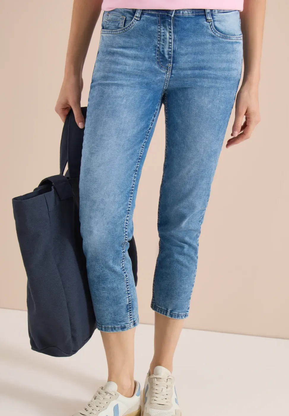 3/4 Slim Leg jeans in Slim Fit