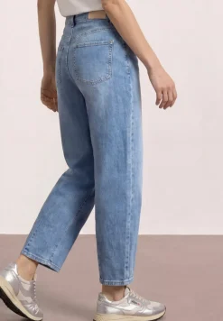 Barrel leg jeans in Loose Fit