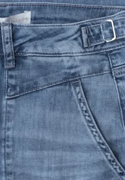 Barrel leg jeans in Loose Fit