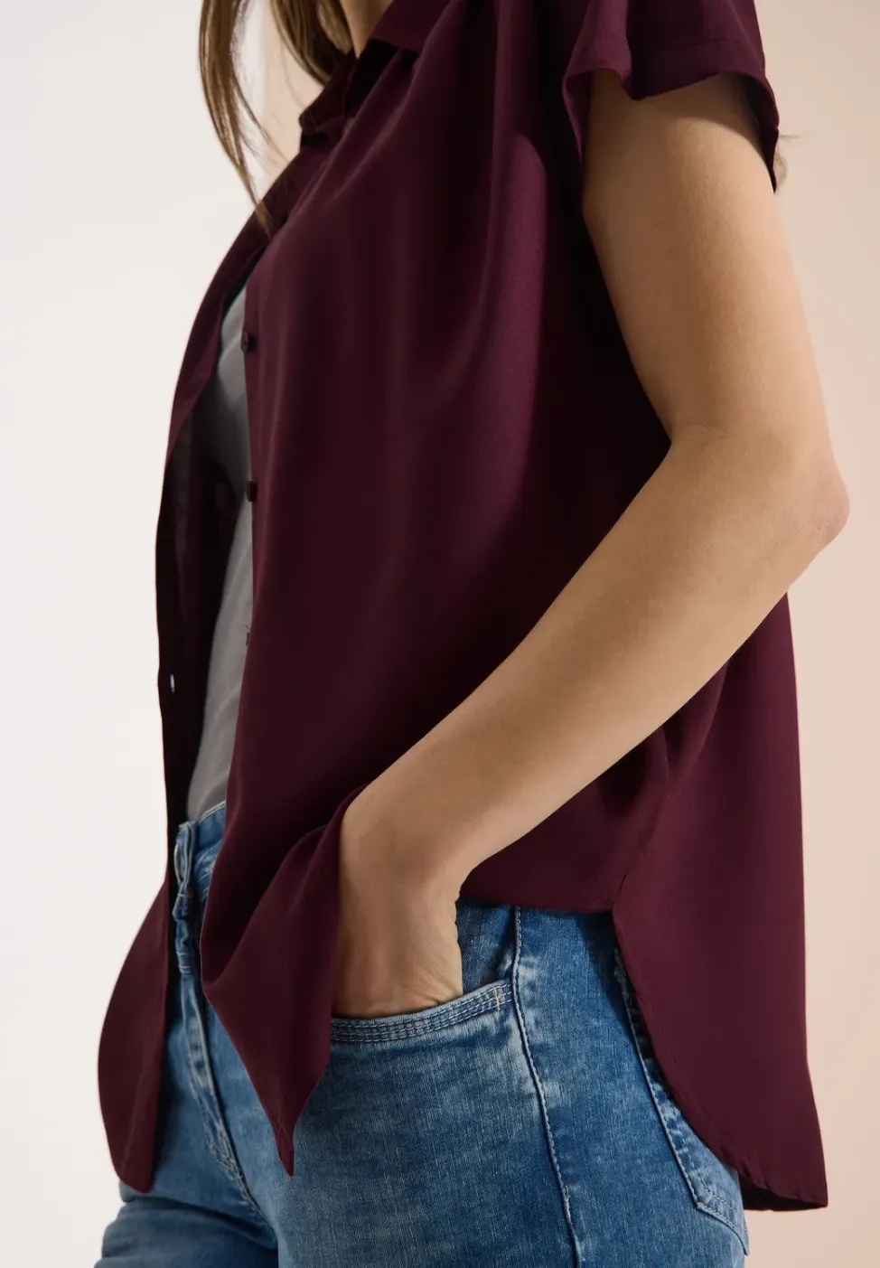 Basic blouse met overhemdkraag in effen kleur