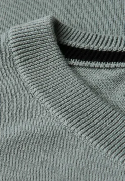 Basic gebreide trui met V-hals
