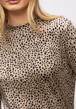 Basic leo col shirt