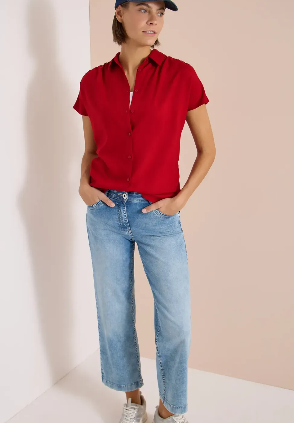Basic blouse met overhemdkraag in effen kleur