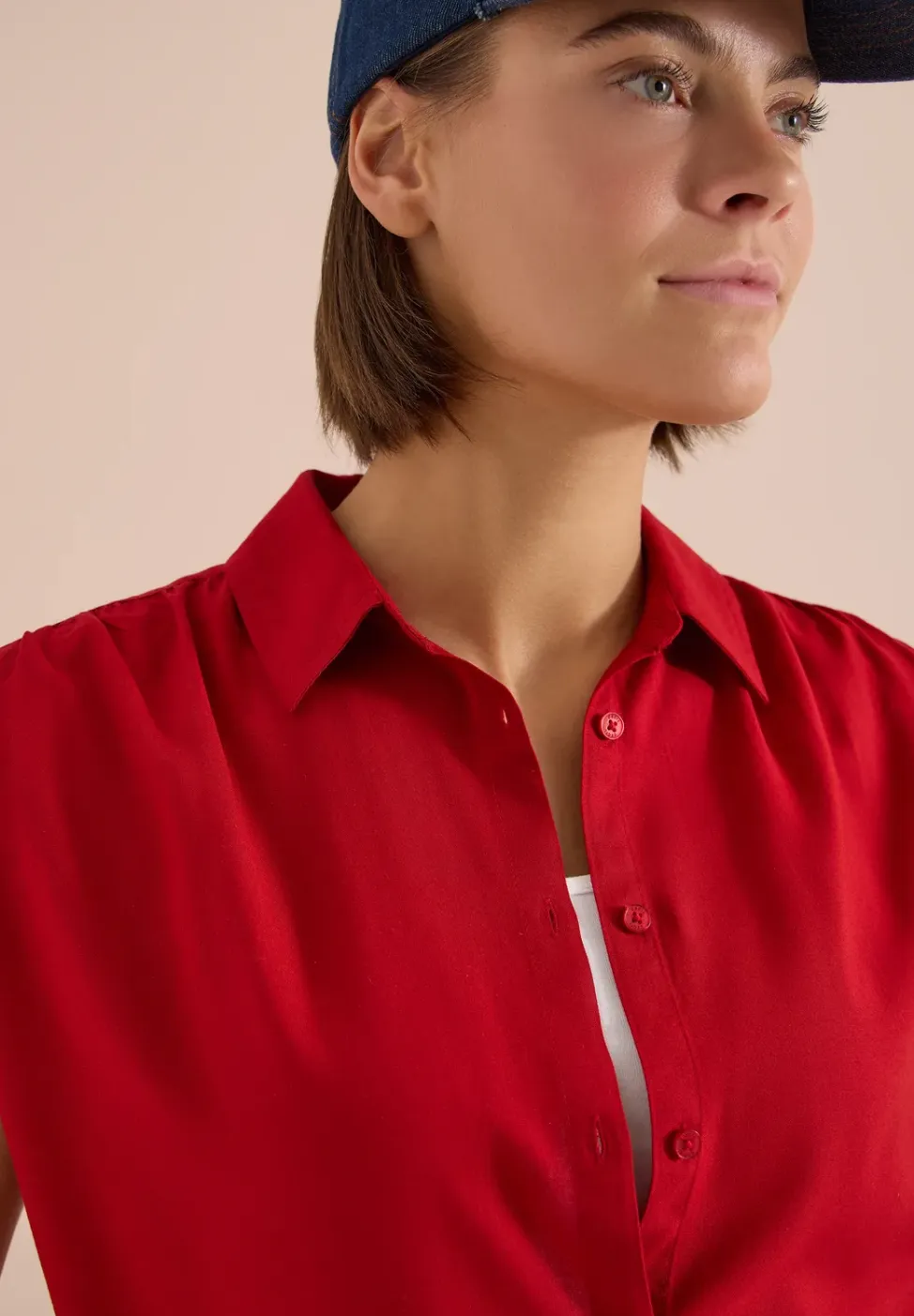 Basic blouse met overhemdkraag in effen kleur
