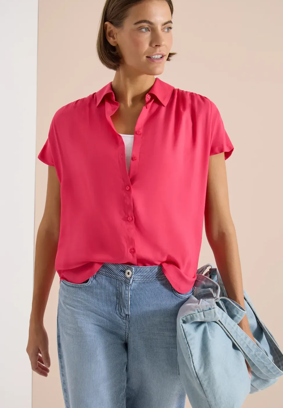 Basic blouse met overhemdkraag in effen kleur