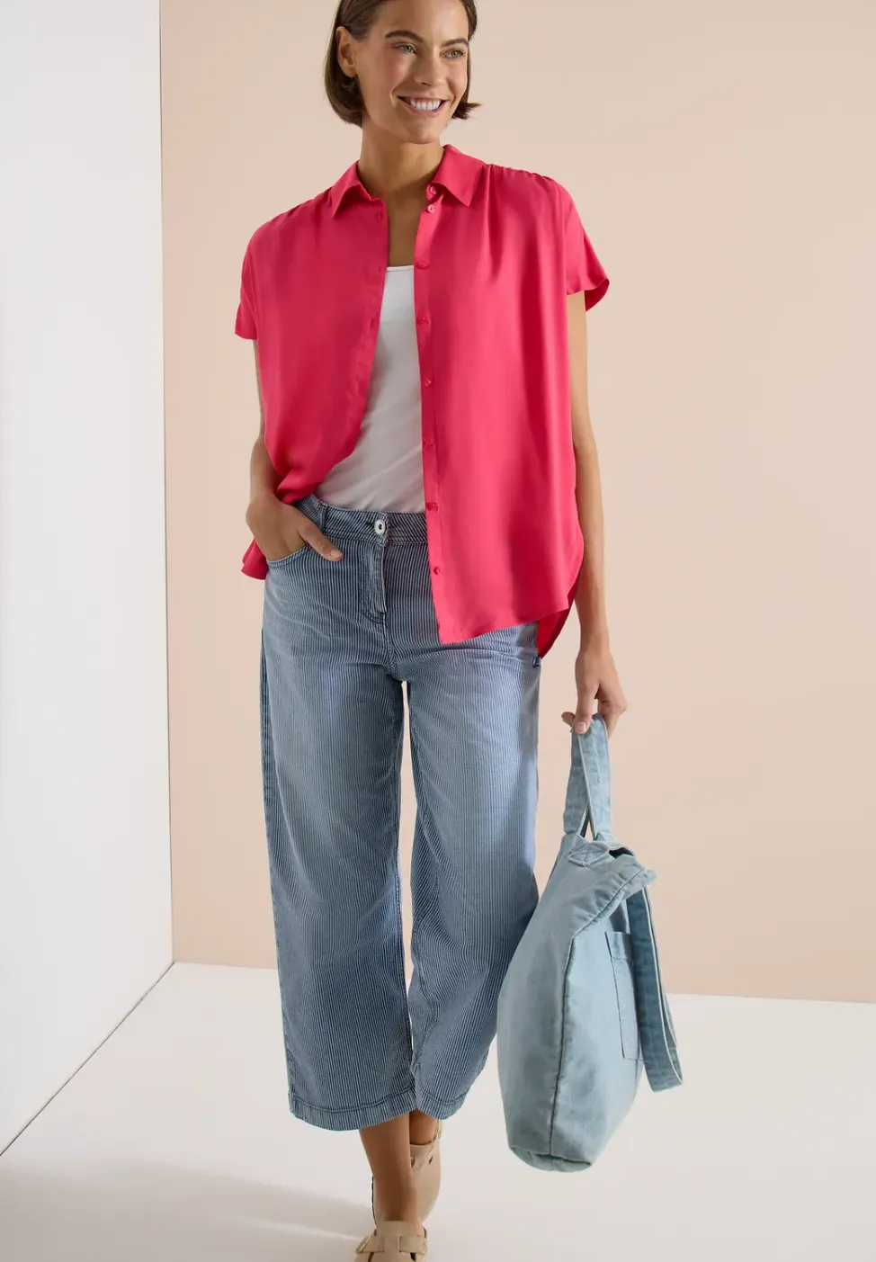 Basic blouse met overhemdkraag in effen kleur