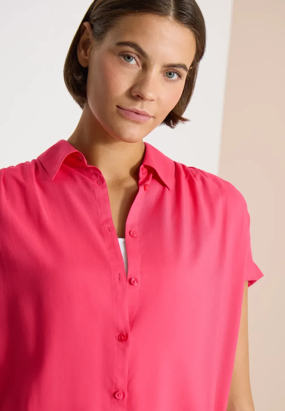 Basic blouse met overhemdkraag in effen kleur