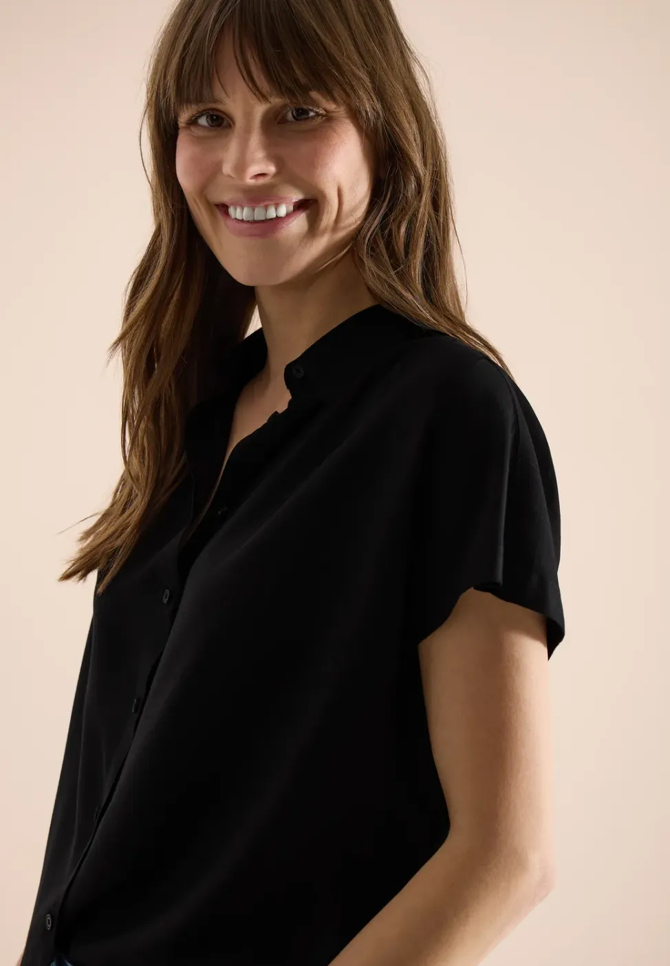 Basic blouse met overhemdkraag in effen kleur