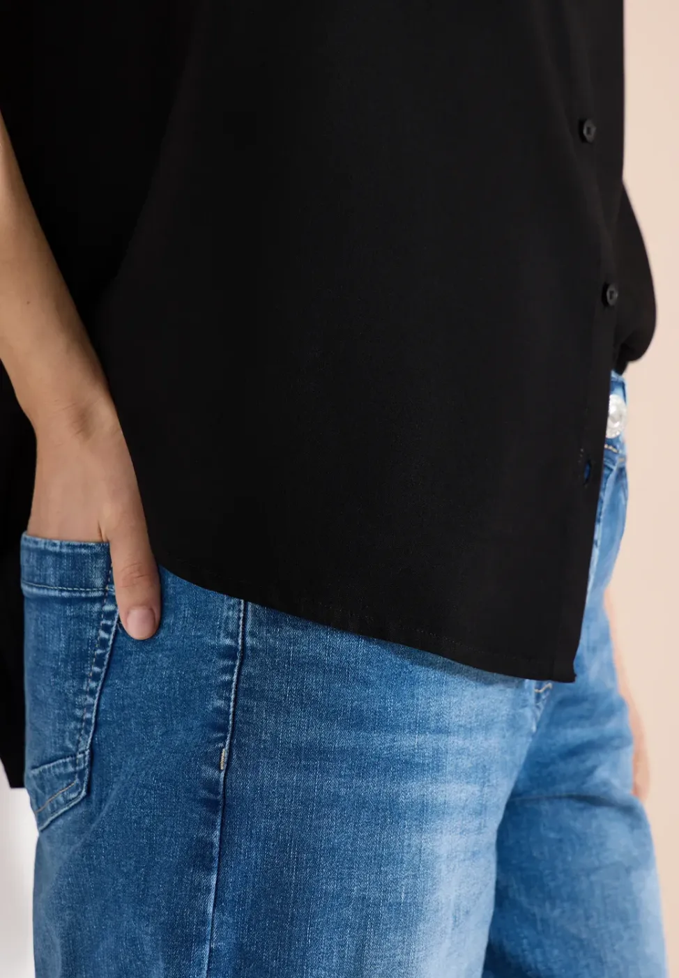 Basic blouse met overhemdkraag in effen kleur