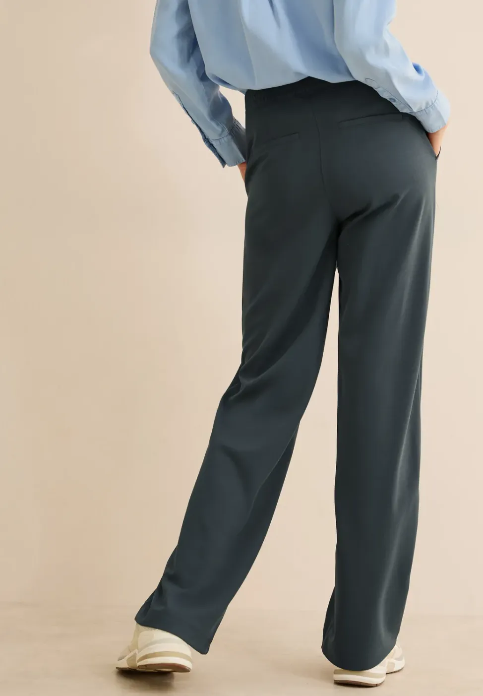 Basic broek met wijde pijpen