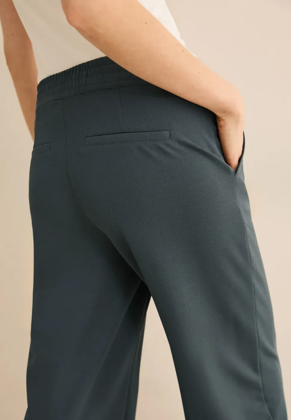 Basic broek met wijde pijpen