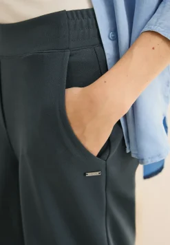 Basic broek met wijde pijpen