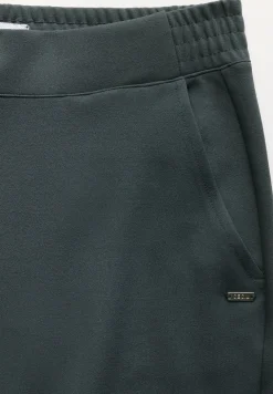 Basic broek met wijde pijpen