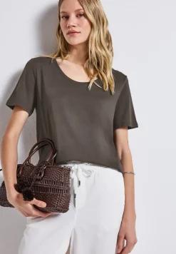 Basic Shirt