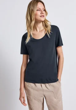 Basic Shirt