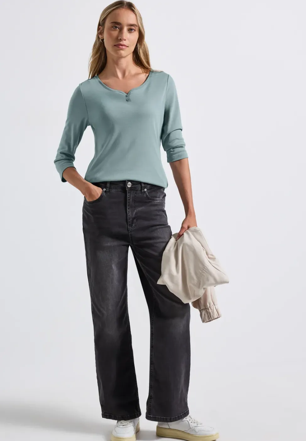 Basic shirt met knoopdetail