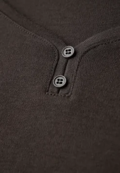 Basic shirt met knoopdetail