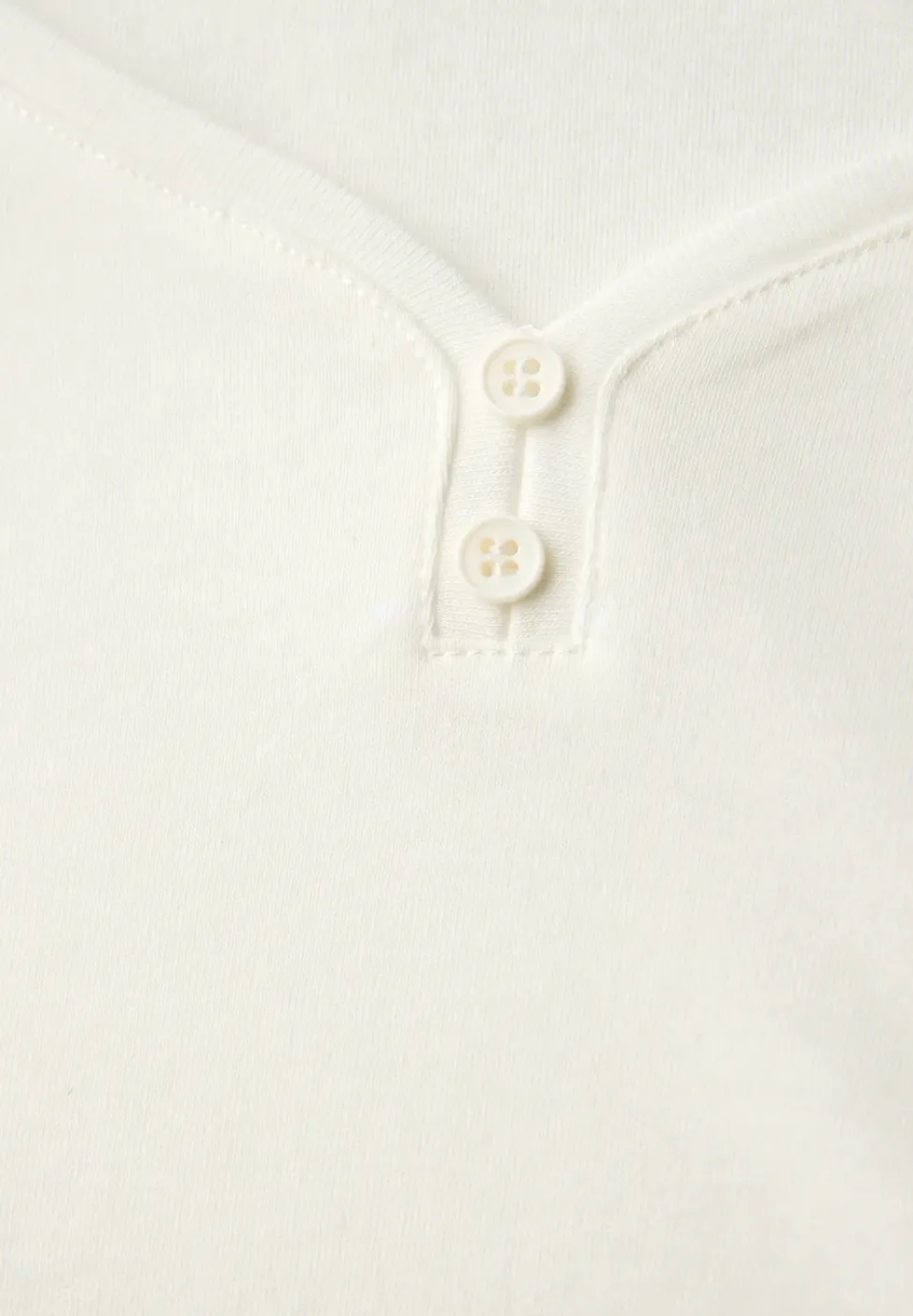 Basic shirt met knoopdetail