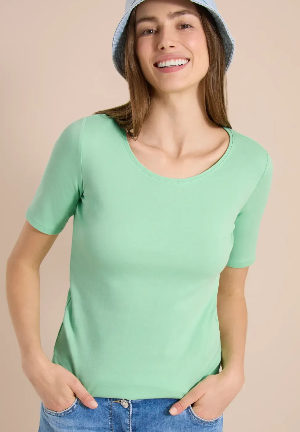 Basic Shirt met ronde hals in effen kleur