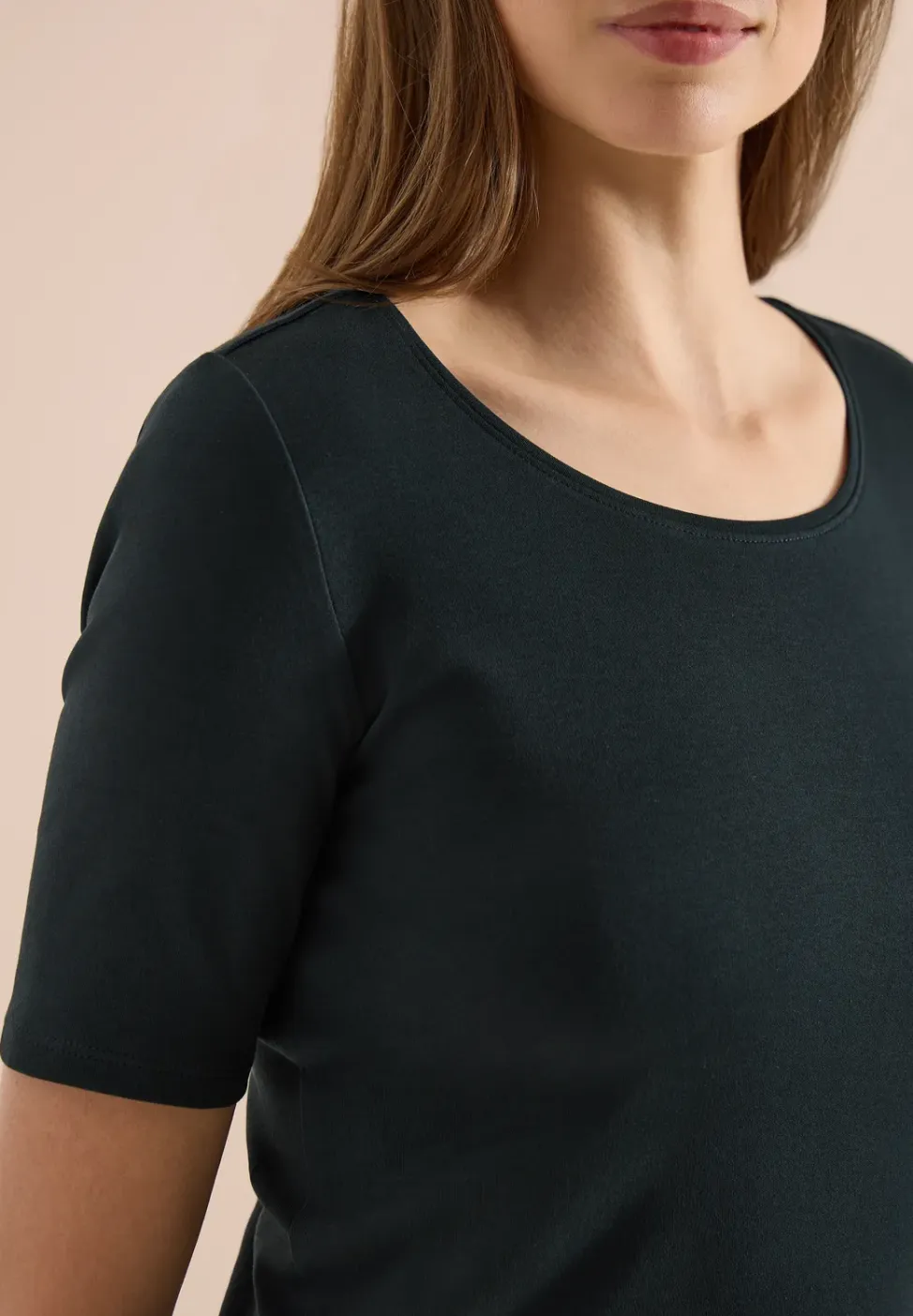 Basic Shirt met ronde hals in effen kleur