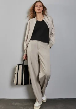 Basic shirt met V-hals