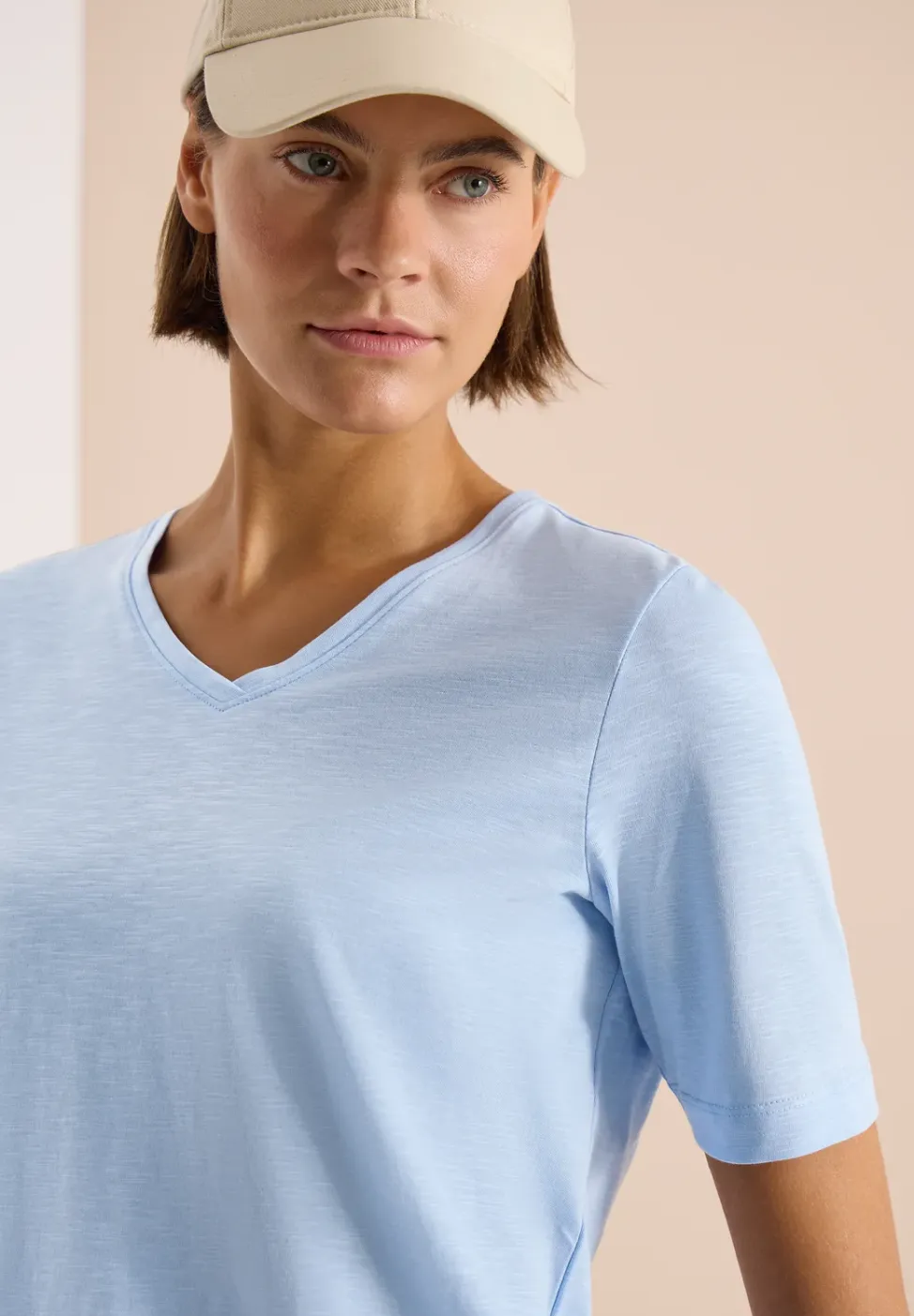 Basic Shirt met V-hals