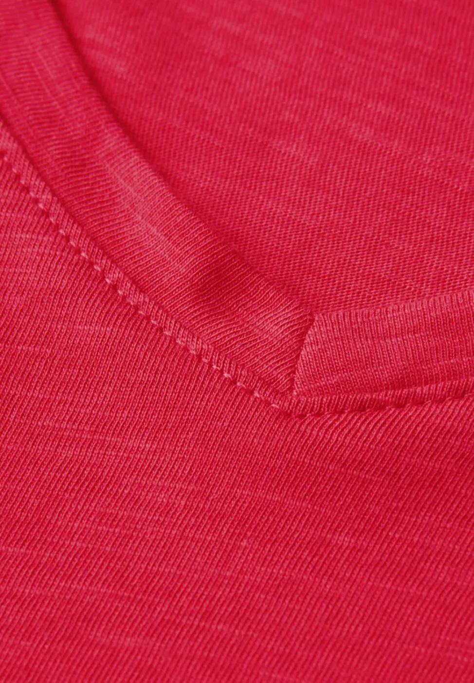 Basic shirt met V-hals