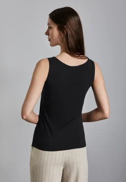 Basic top in effen kleur