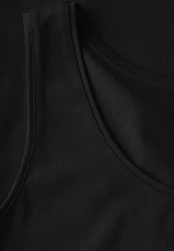 Basic top in effen kleur