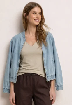 Basic top met hartvormige halslijn