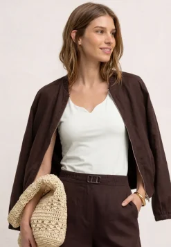 Basic top met hartvormige halslijn