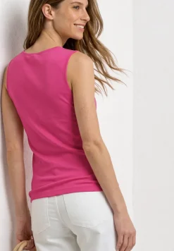 Basic top met hartvormige halslijn