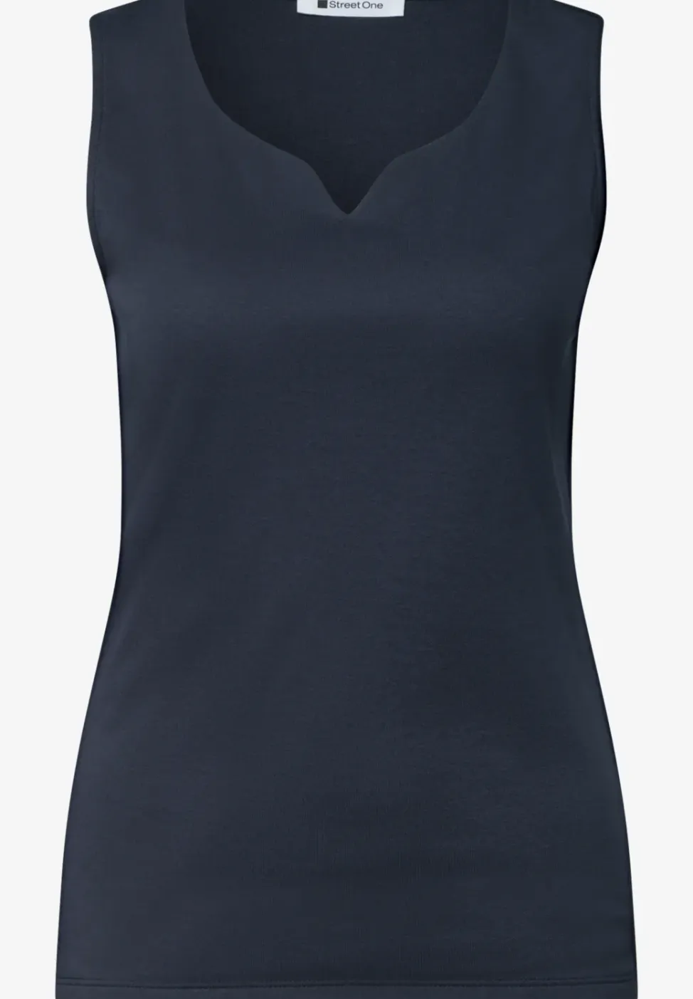Basic top met hartvormige halslijn