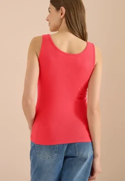 Basic top met ronde hals gemaakt van katoen