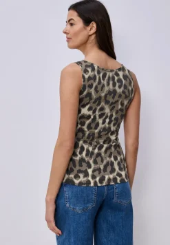 Basic top met ronde hals in leopatroon