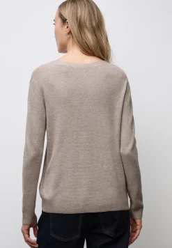 Basic trui met V-hals