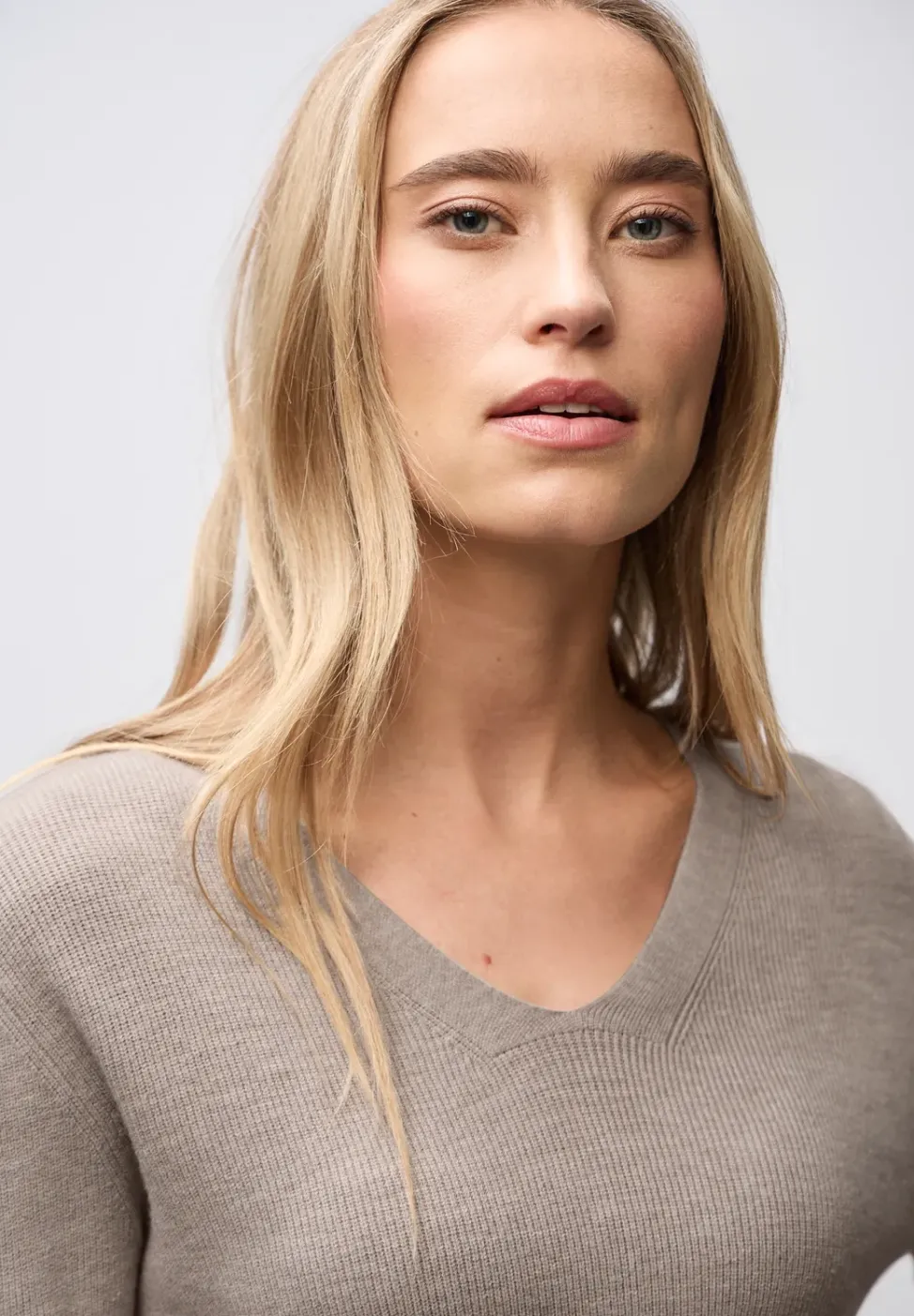 Basic trui met V-hals