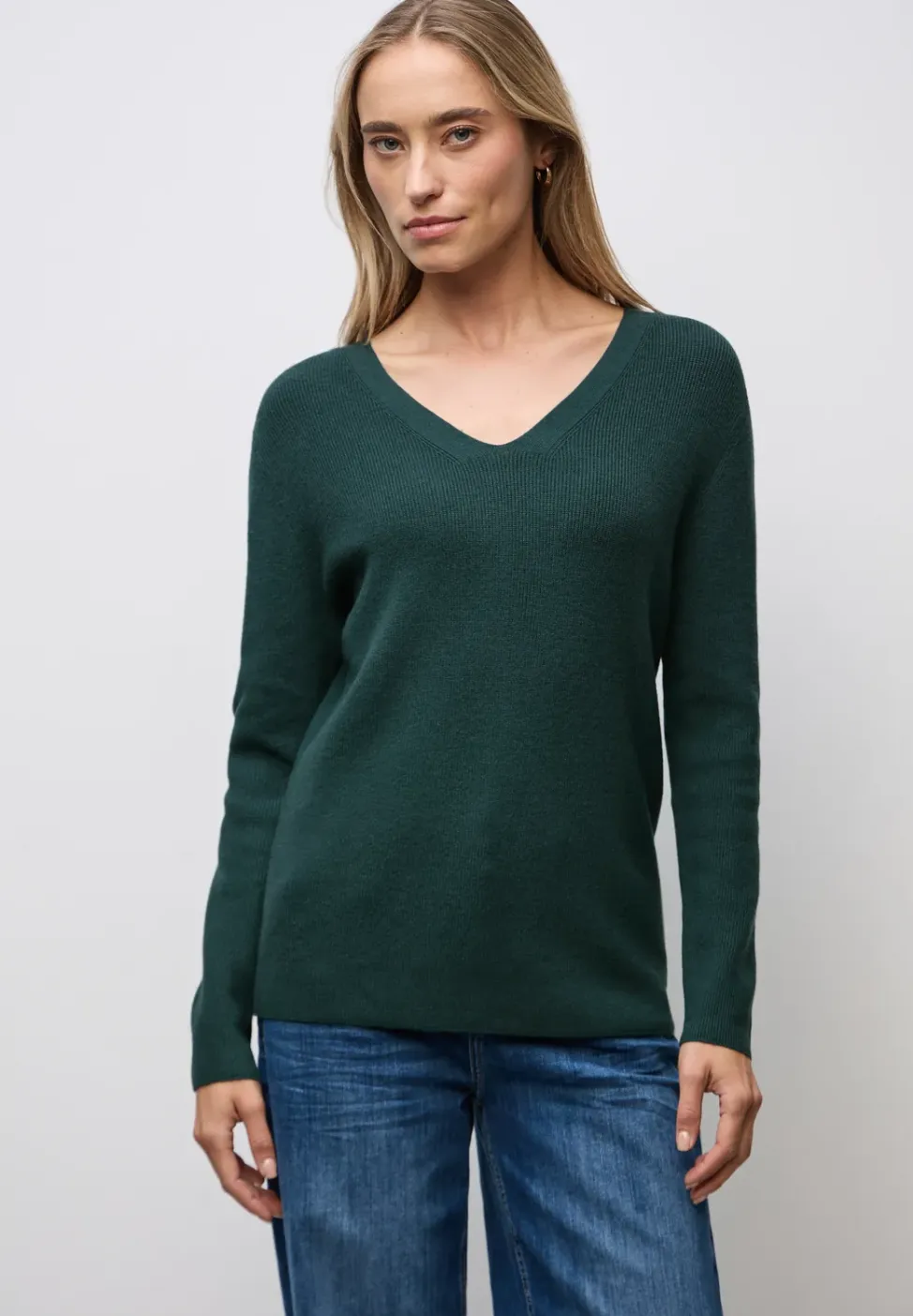 Basic trui met V-hals
